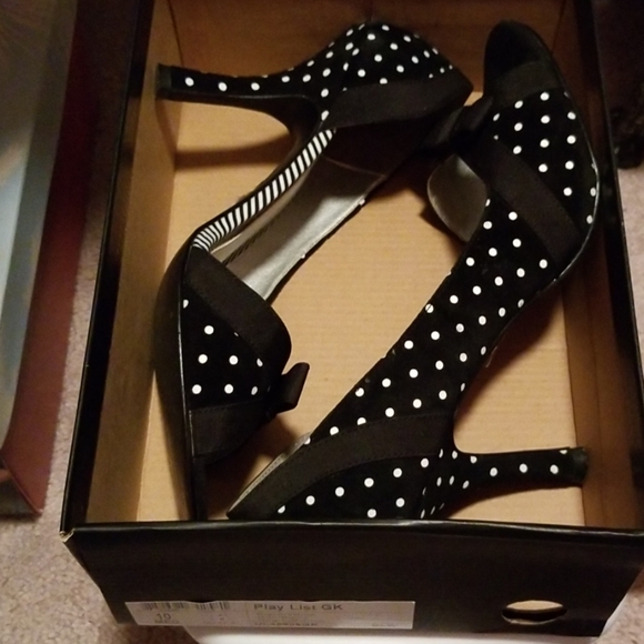 Kenneth Cole Unlisted heel - Picture 8 of 8